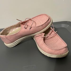 Kids/women’s Hey Dudes. Size Y3. Barely worn, great condition. NO STAINS!!